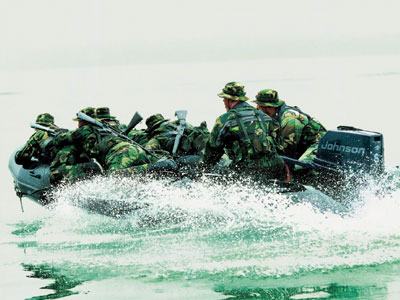 Zodiac Futura commando 420