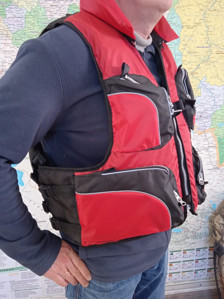 Жилет красный